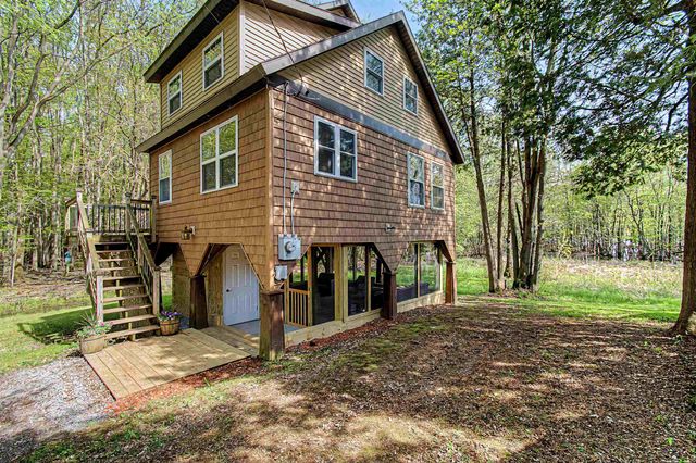 11 Hojaboom Road, St. Albans Town, VT 05478