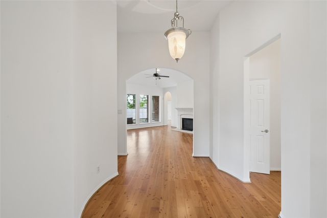 4807 Wellington Way, Houston, TX 77069