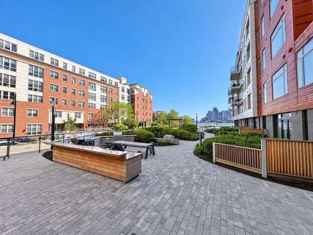 99 Sumner St 305, Boston, MA 02128