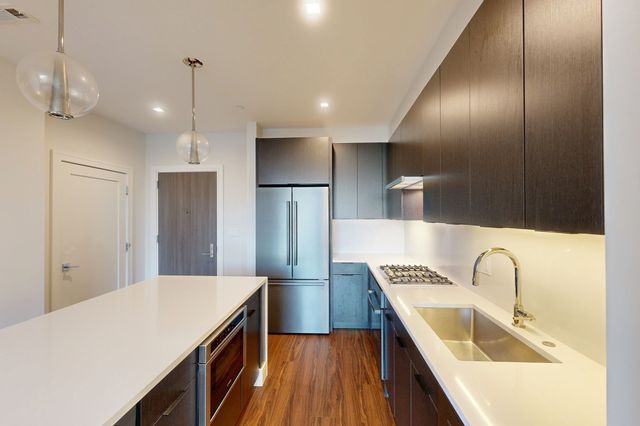 99 Sumner St 305, Boston, MA 02128