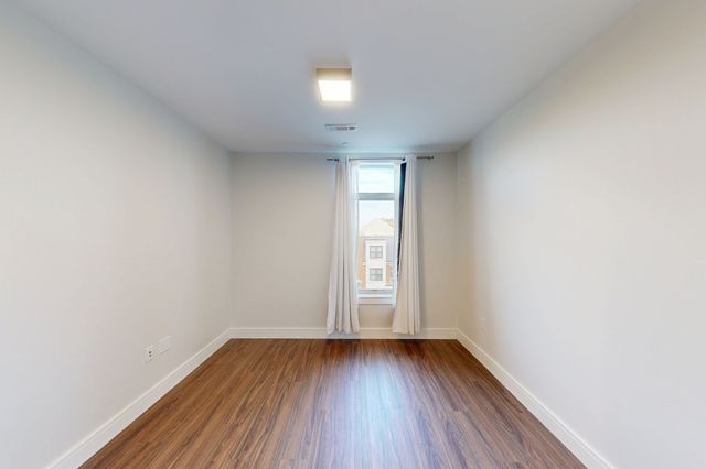 99 Sumner St 305, Boston, MA 02128