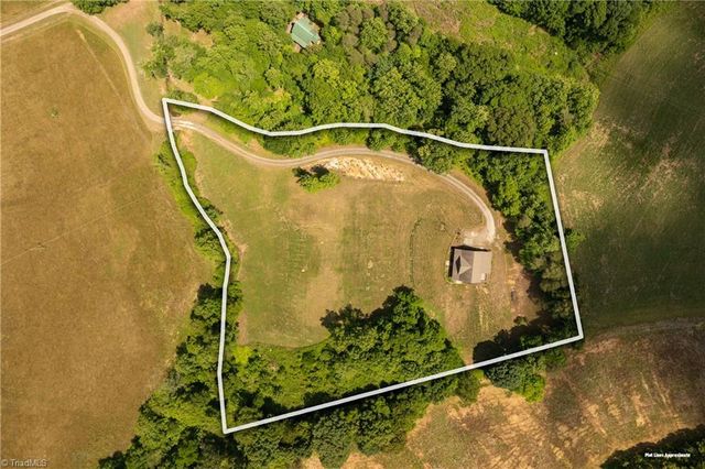 186 Pipers Creek Trail, Ararat, NC 27007