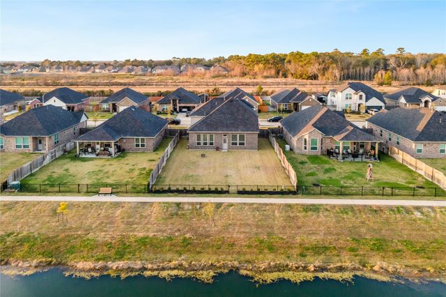 12114 Champions Forest Drive, Mont Belvieu, TX 77535