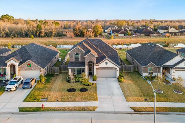 12114 Champions Forest Drive, Mont Belvieu, TX 77535