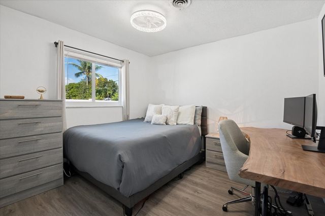 1921 NW 31st Court, Oakland Park, FL 33309