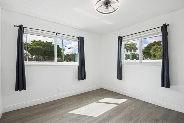 1921 NW 31st Court, Oakland Park, FL 33309