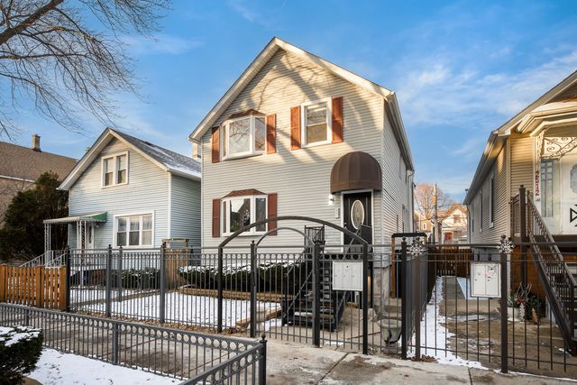 2516 W Lyndale Street, Chicago, IL 60647