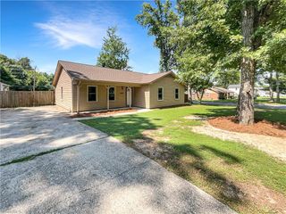 4899 Chaucer Drive, Greensboro, NC 27407