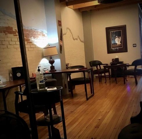 215 N Main ST, Taylor, TX 76574