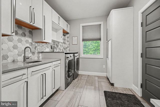 6551 RED TOP RD, Harrisburg, PA 17111