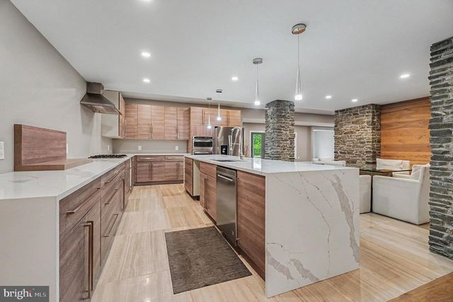 6551 RED TOP RD, Harrisburg, PA 17111