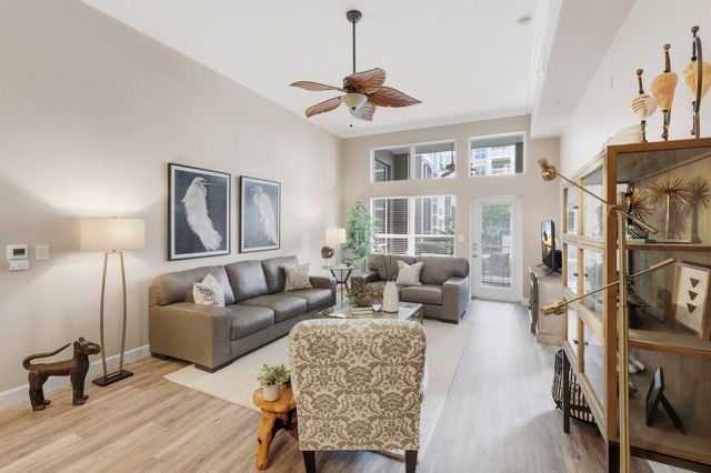 808 3RD AVENUE W 111, Bradenton, FL 34205