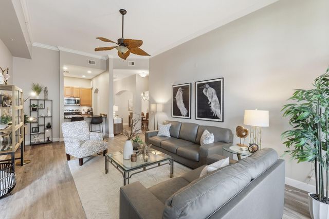 808 3RD AVENUE W 111, Bradenton, FL 34205