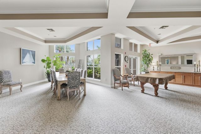 808 3RD AVENUE W 111, Bradenton, FL 34205