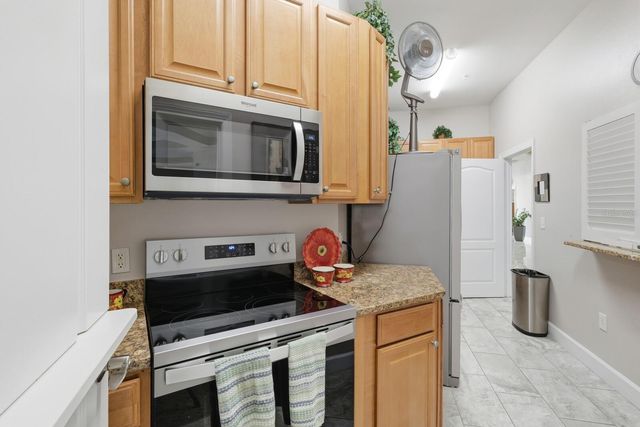 808 3RD AVENUE W 111, Bradenton, FL 34205