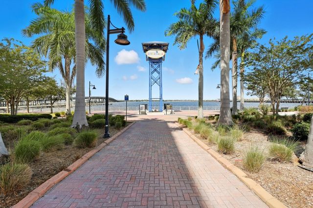 808 3RD AVENUE W 111, Bradenton, FL 34205