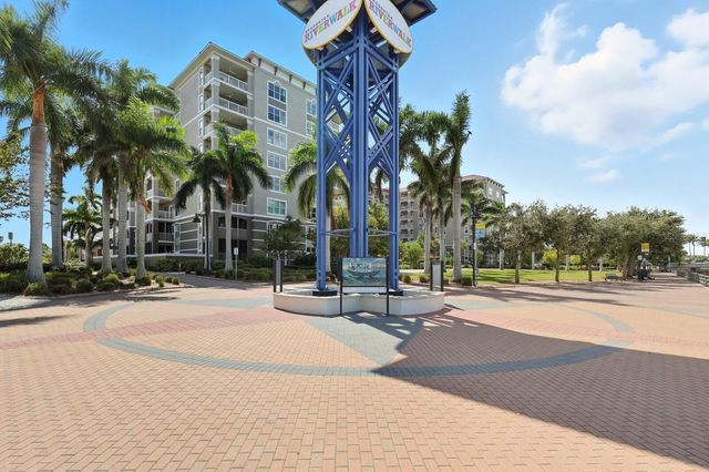 808 3RD AVENUE W 111, Bradenton, FL 34205