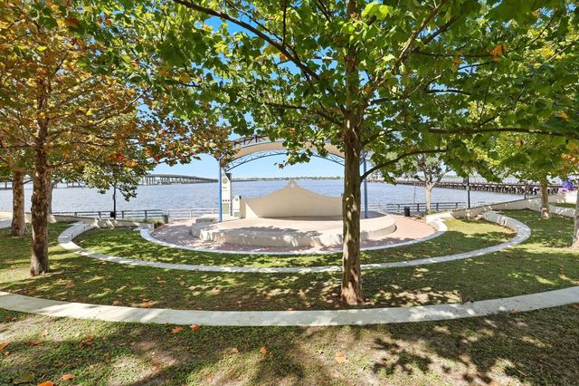 808 3RD AVENUE W 111, Bradenton, FL 34205