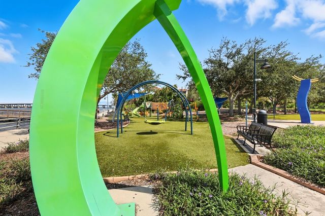 808 3RD AVENUE W 111, Bradenton, FL 34205