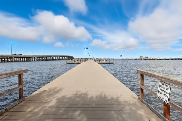 808 3RD AVENUE W 111, Bradenton, FL 34205