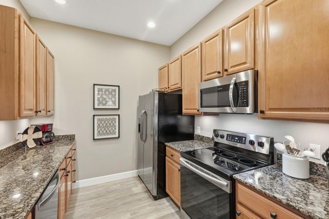 808 3RD AVENUE W 111, Bradenton, FL 34205