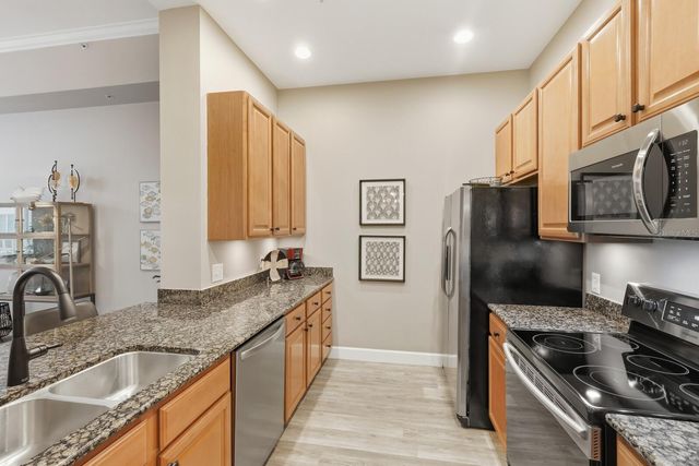 808 3RD AVENUE W 111, Bradenton, FL 34205