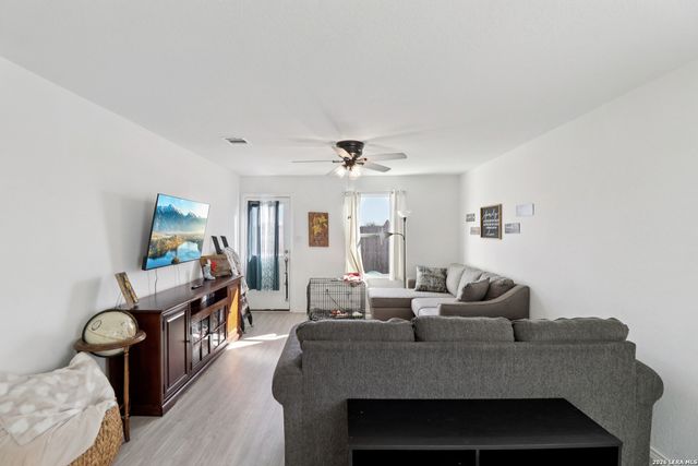 232 Alligator, Seguin, TX 78155