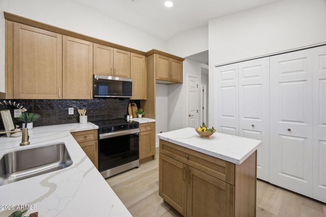 4035 W ELECTRA Lane, Glendale, AZ 85310