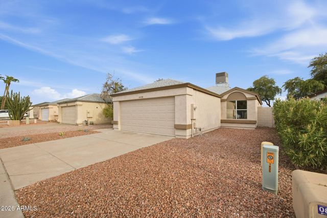 4035 W ELECTRA Lane, Glendale, AZ 85310