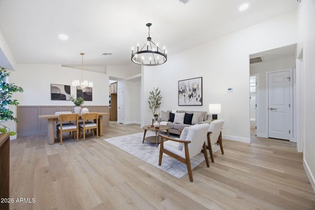 4035 W ELECTRA Lane, Glendale, AZ 85310