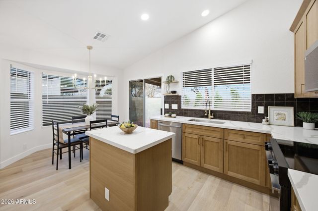 4035 W ELECTRA Lane, Glendale, AZ 85310