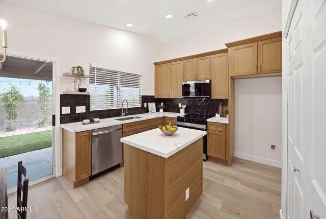 4035 W ELECTRA Lane, Glendale, AZ 85310
