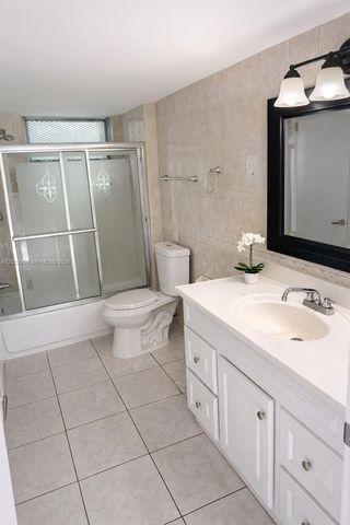 5495 NW 10th Ct 104, Plantation, FL 33313