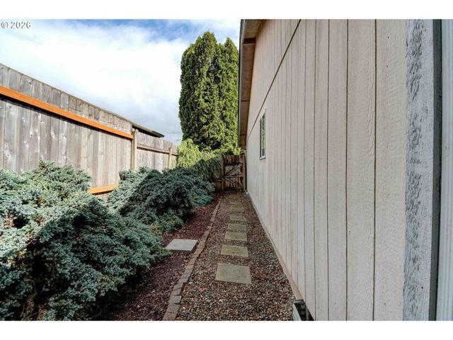 418 Ne 160TH Ave, Vancouver, WA 98684