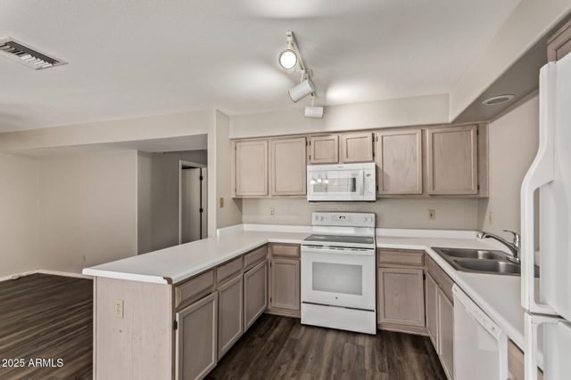 2875 W HIGHLAND Street 1112, Chandler, AZ 85224