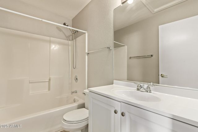 2875 W HIGHLAND Street 1112, Chandler, AZ 85224