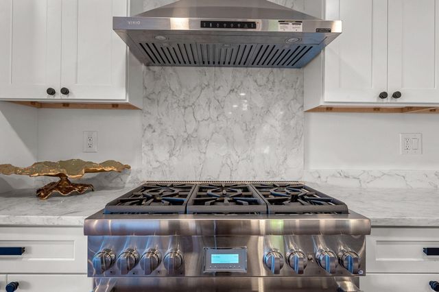 1091 Pucker Street, Stowe, VT 05672