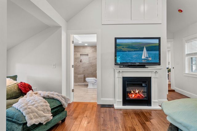 1091 Pucker Street, Stowe, VT 05672