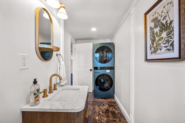 1091 Pucker Street, Stowe, VT 05672