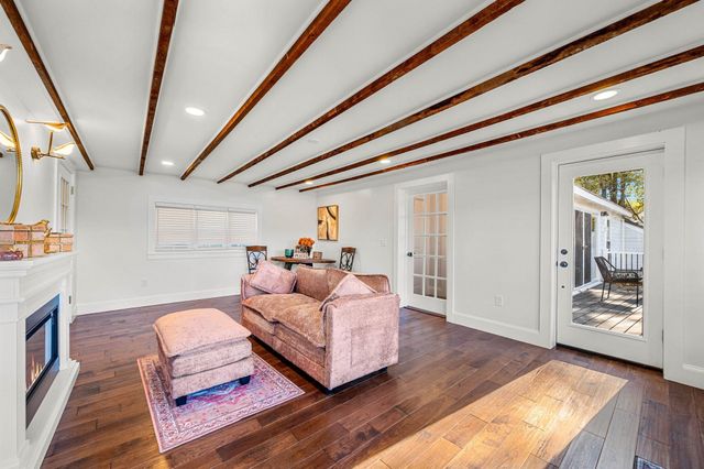 1091 Pucker Street, Stowe, VT 05672