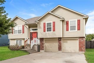 1410 High View Drive, Grain Valley, MO 64029