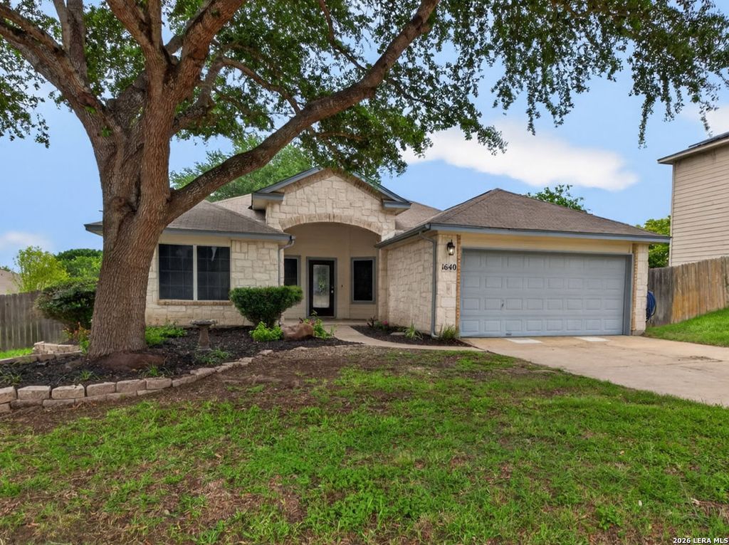 1640 Sunstone, New Braunfels, TX 78130