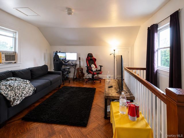 100-49 198th Street, Hollis, NY 11423