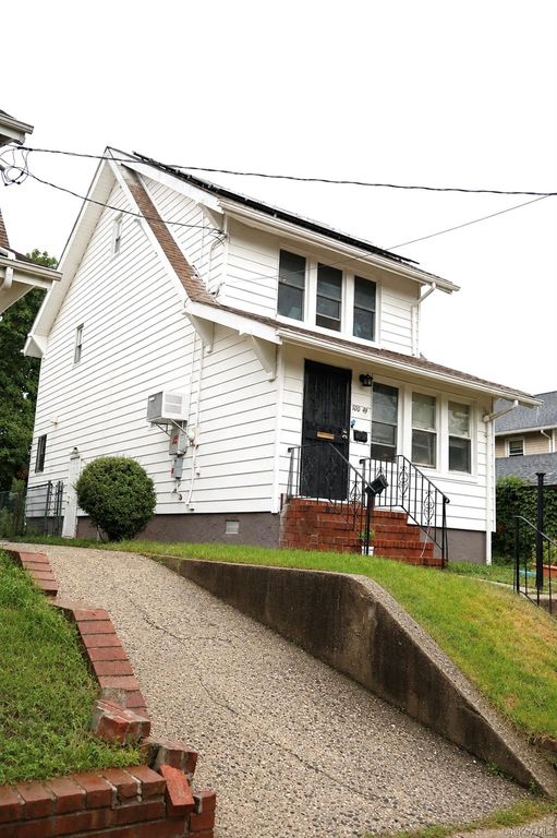 100-49 198th Street, Hollis, NY 11423