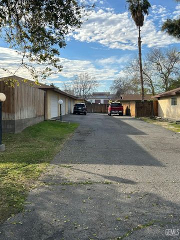 302 Calvin Street, Taft, CA 93268