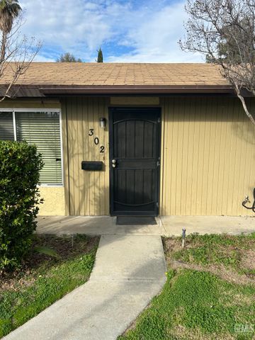 302 Calvin Street, Taft, CA 93268