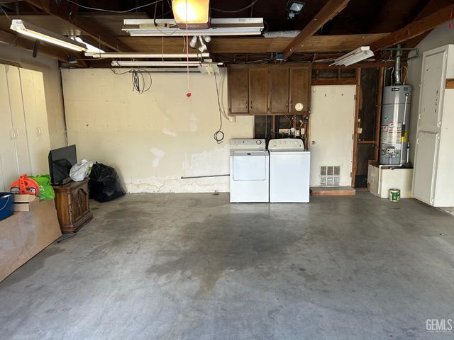 302 Calvin Street, Taft, CA 93268