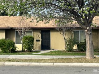 302 Calvin Street, Taft, CA 93268