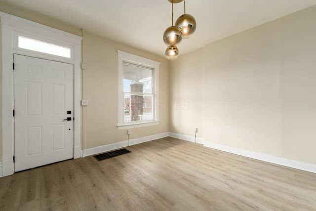 550 W Town Street, Columbus, OH 43215