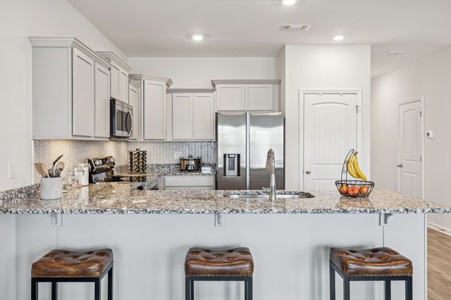 5734 Cloverwood Dr, Rockvale, TN 37153